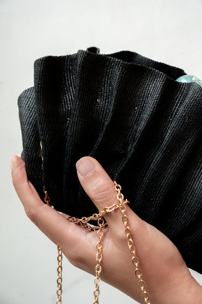 Josephine Clamshell Clutch Black