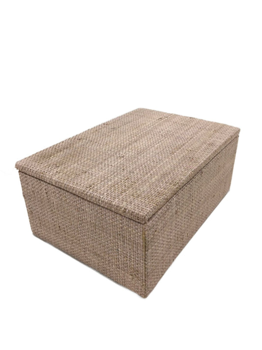 Handcrafted Hanny Simple Jewelry Box made from 100% natural plant fiber, featuring a minimalist design and traditional weaving methods, ideal for organizing jewelry and keepsakes in a sustainable and stylish way.
