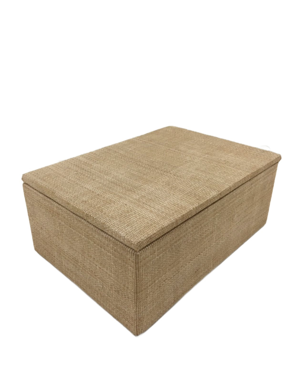 Kyla Simple Jewelry Box handcrafted from 100% natural raffia plant fiber using traditional methods. Eco-friendly and elegant, perfect for organizing jewelry and keepsakes while enhancing home décor.