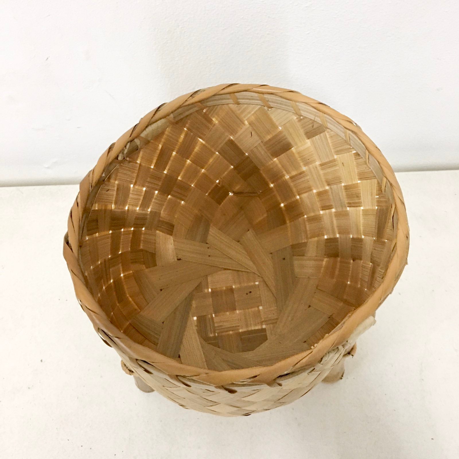 Veronica Bamboo Planter, 6-inch diameter, handcrafted from bamboo, ideal for displaying plants in eco-friendly style.