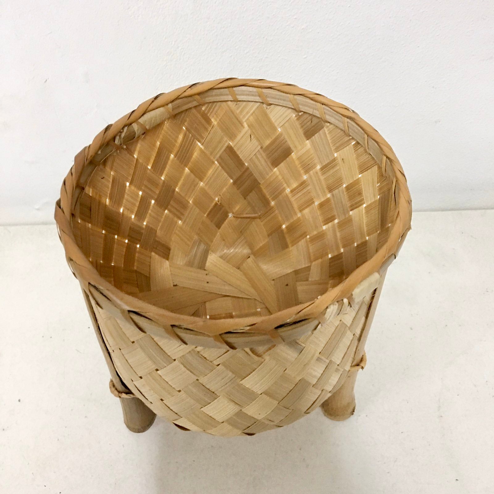 Veronica Bamboo Planter, 6-inch diameter, handcrafted from bamboo, ideal for displaying plants in eco-friendly style.